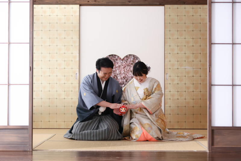 笑顔あふれるウェディングフォト！持ち込みアイテムで彩る特別な一日