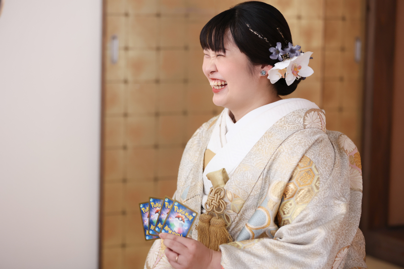 笑顔あふれるウェディングフォト！持ち込みアイテムで彩る特別な一日