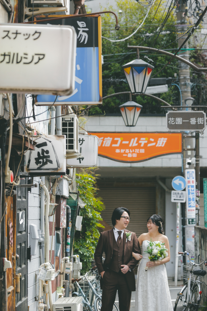 思い出のゴールデン街でウェディングフォト