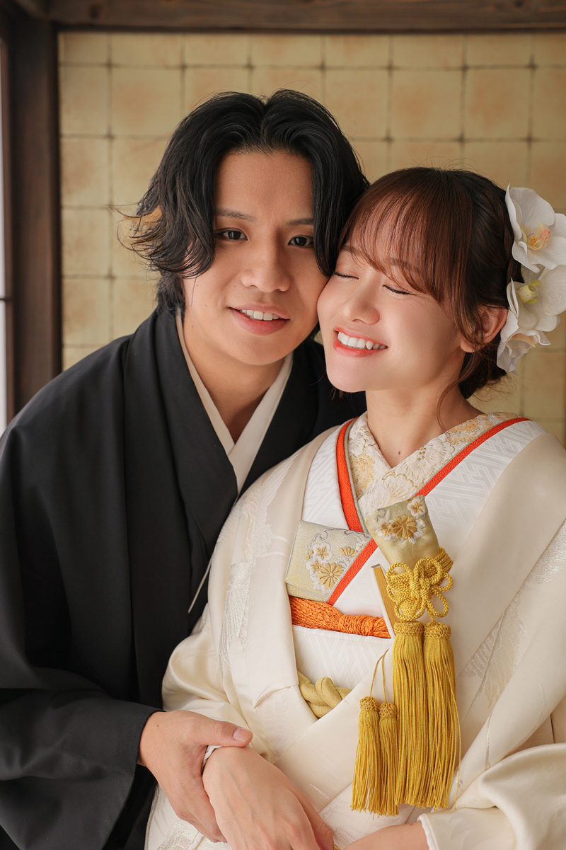 屋内庭園で色と白