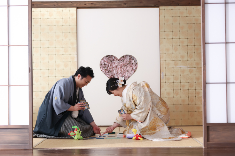 笑顔あふれるウェディングフォト！持ち込みアイテムで彩る特別な一日