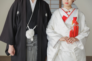 白無垢と黒紋付!屋内庭園スタジオのご紹介!