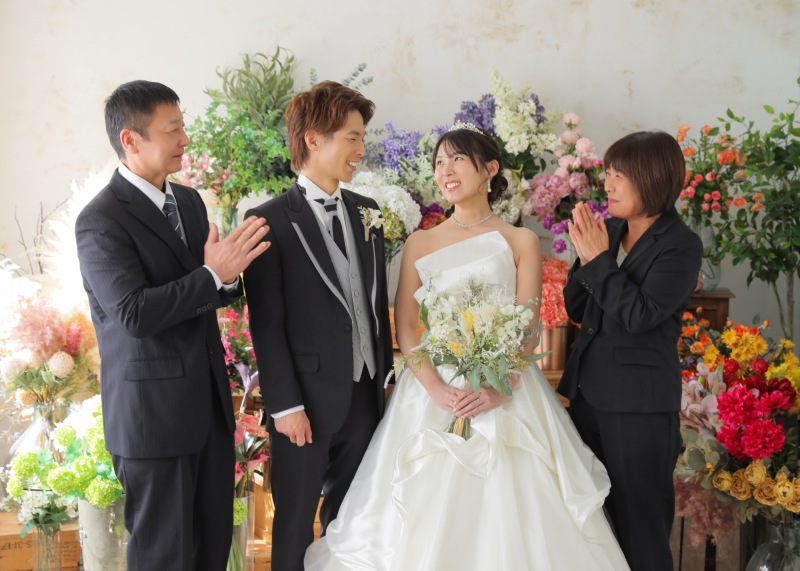 お花に囲まれたスタジオで