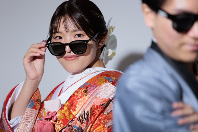 シンプルなスタジオで衣装の映える撮影しませんか?