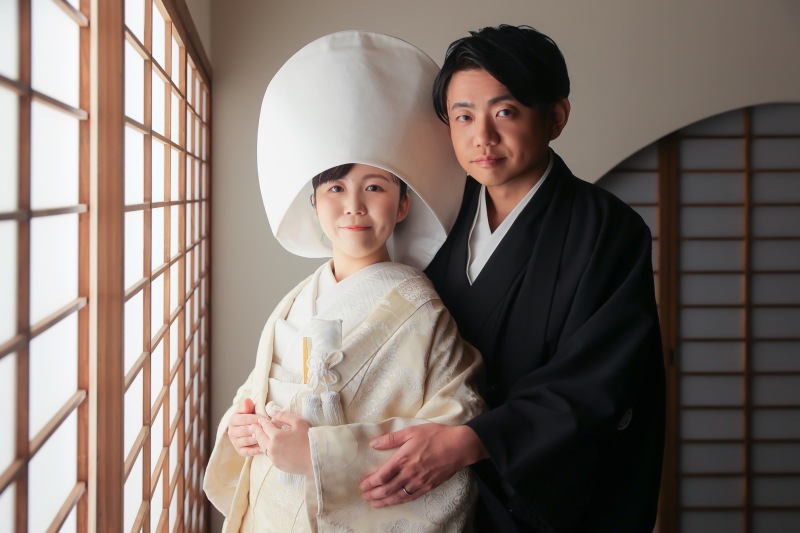 和装２着で屋内庭園撮影