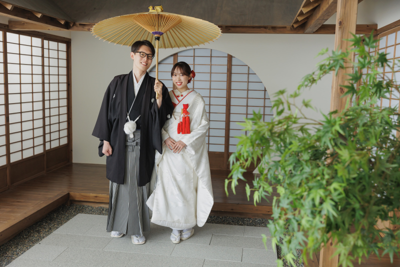 白無垢と黒紋付!屋内庭園スタジオのご紹介!