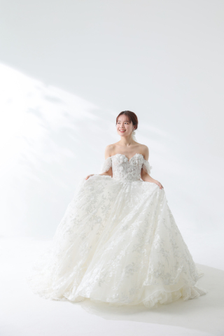 新作ウエディング衣装入荷致しました！