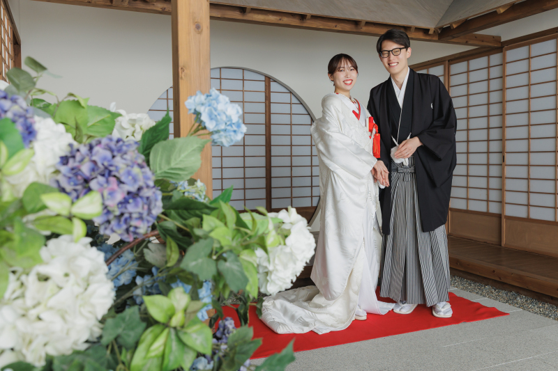 白無垢と黒紋付!屋内庭園スタジオのご紹介!