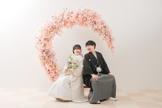 桜のアーチが可愛い屋内庭園