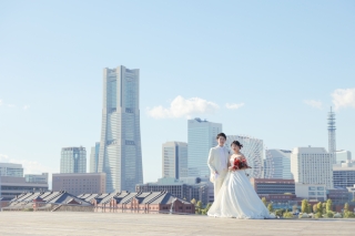 ドレスは赤、キモノはブルー photo by 谷澤明美