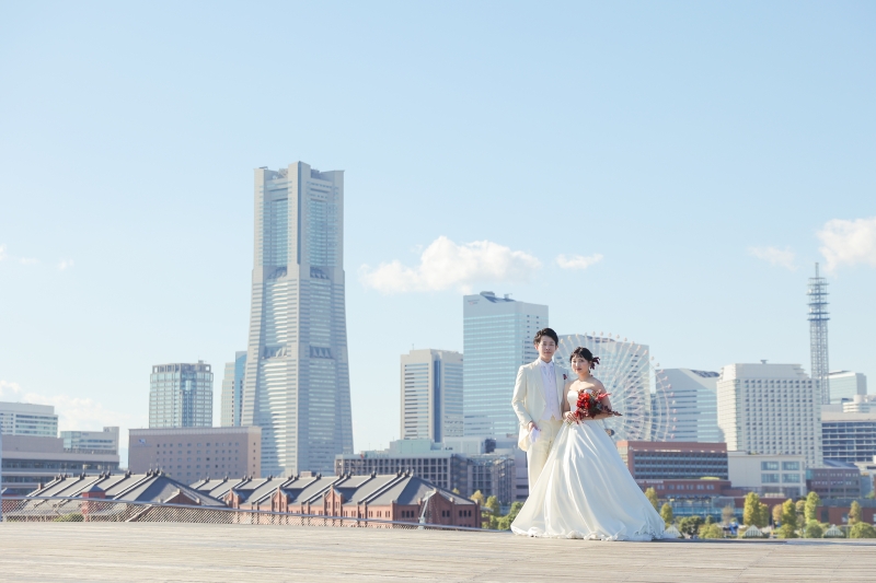 ドレスは赤、キモノはブルー photo by 谷澤明美