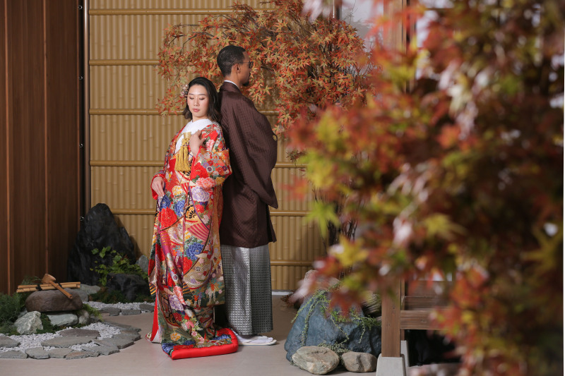 室内撮影でもお二人らしい雰囲気で♪【洋装スタジオ & 屋内庭園スタジオ】