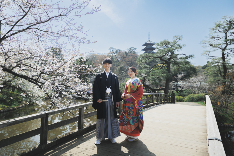 桜と和装、三渓園
