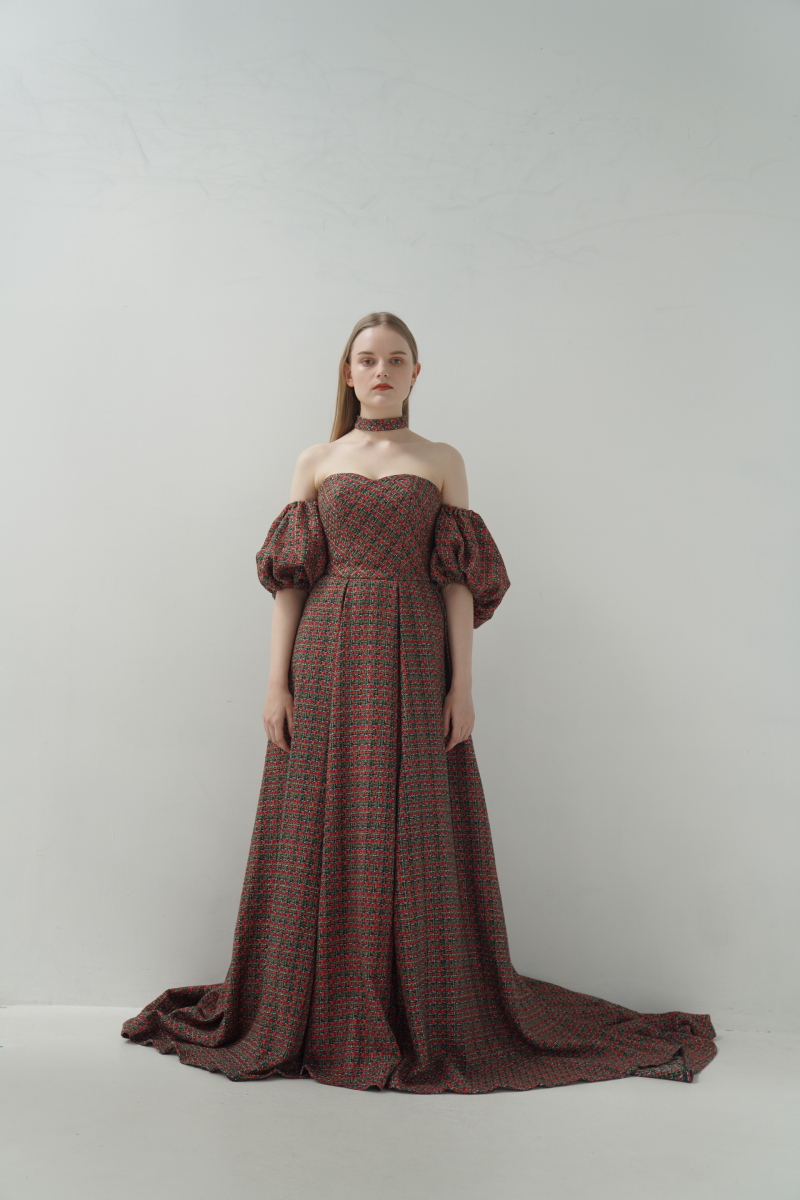 新作カラードレスの紹介