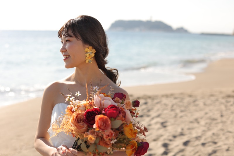 海に映えるヘアメイク