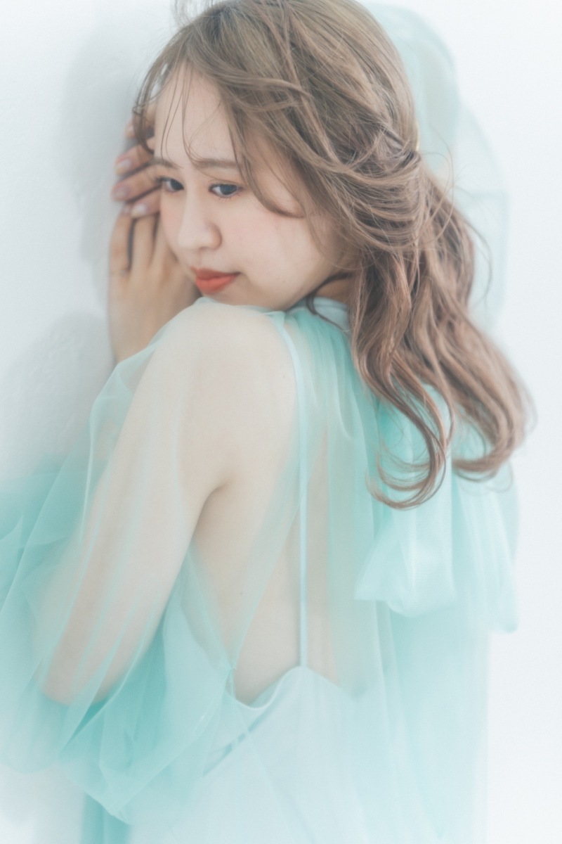 "カラードレスの新しいスタイリング提案♡"