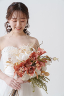 ナチュラルなカラーメイクでおしゃれ花嫁に♡