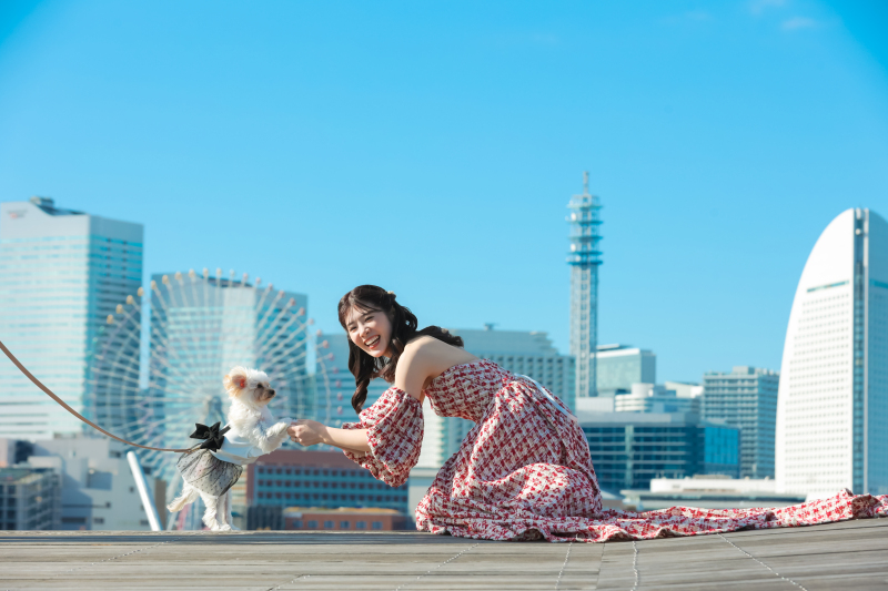 わんちゃんと一緒に青空の下　photo　by　谷澤明美