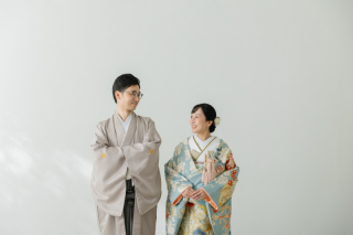 シンプルな背景で