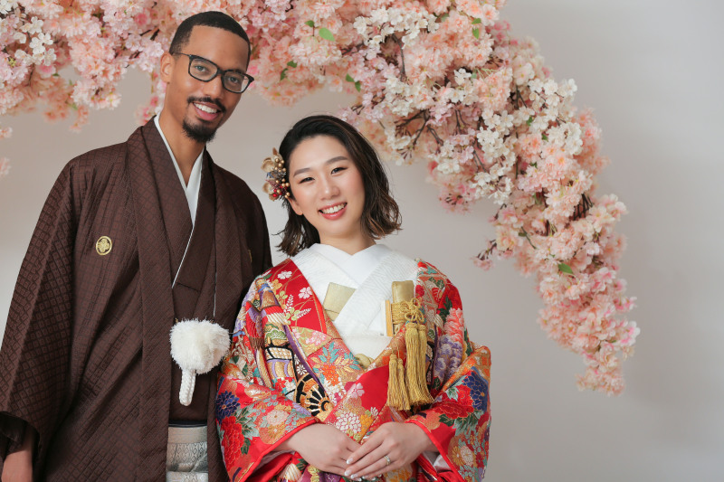 室内撮影でもお二人らしい雰囲気で♪【洋装スタジオ & 屋内庭園スタジオ】
