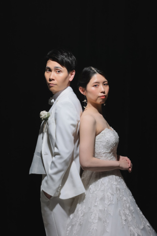 推しのグッズと一緒にウエディングフォト!