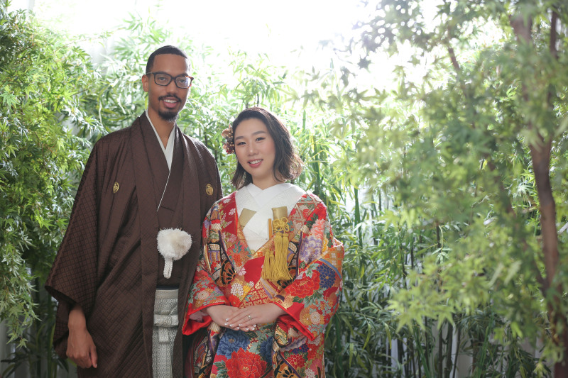 室内撮影でもお二人らしい雰囲気で♪【洋装スタジオ & 屋内庭園スタジオ】