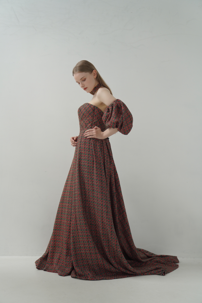 新作カラードレスの紹介