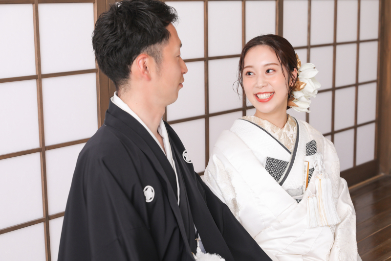 小物持ち込みでよりお2人らしく◎【屋内庭園スタジオ】By Nakabayashi