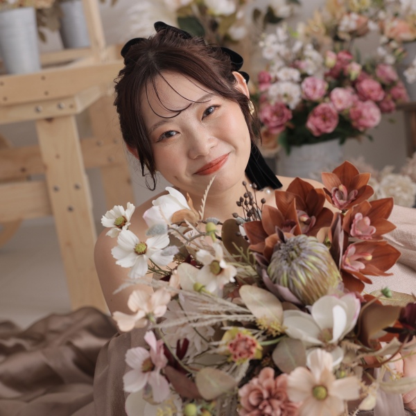 ドレス、ヘアチェンジでガラッと違う雰囲気を！