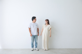 ふたりの入籍日に、婚姻届と〈マリピク!〉