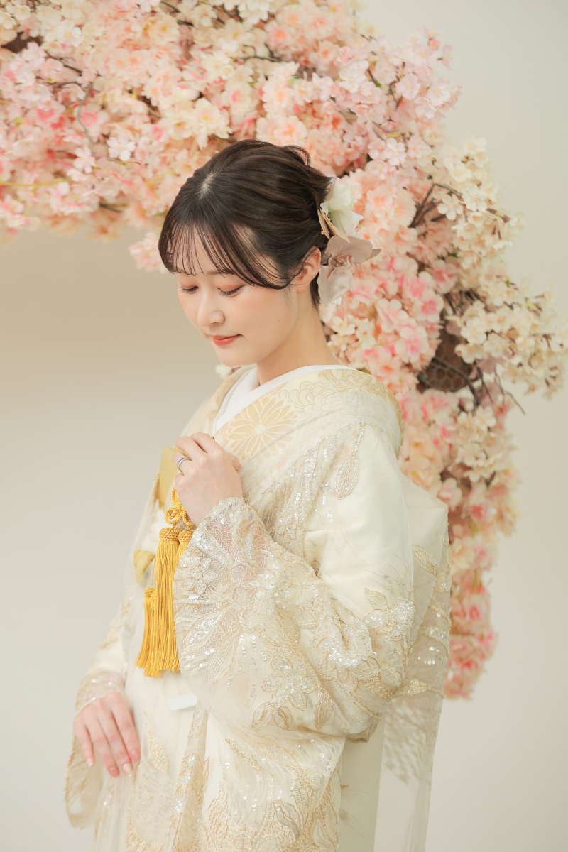 おしゃれなレース刺繍の打掛でスタジオ撮影♡　 photo　by　谷澤明美