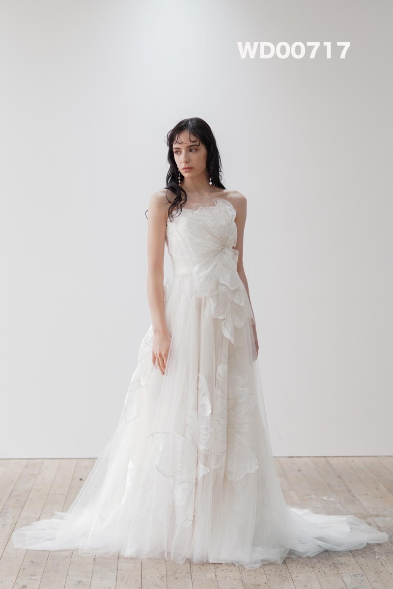 ヘアメイクが教える【ドレスTOP3】