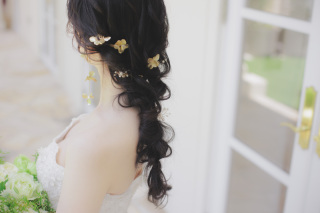 ドレスに似合うヘアスタイル