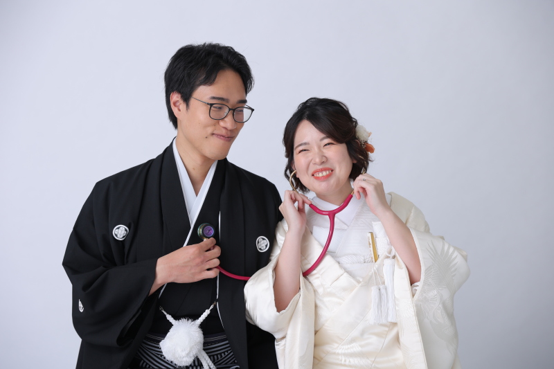 小物を活かした新郎新婦撮影 ~お二人の個性を写真に込めて~