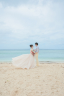 衣装や小物にもビーチ仕様に!沖縄のビーチでの撮影!