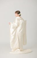 和装から洋装にチェンジ