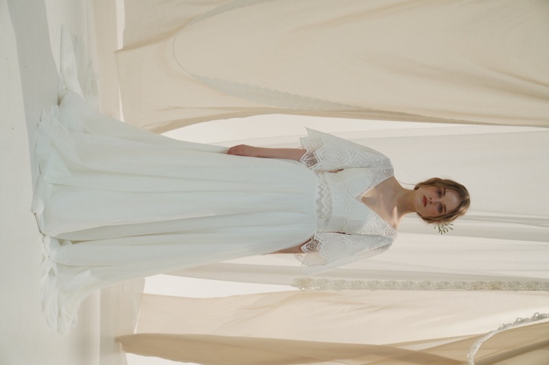 新作ドレスのご紹介