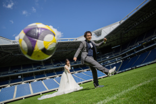 愛とサッカーの共演！思い出のパナソニックスタジアムで夢のウェディングフォト