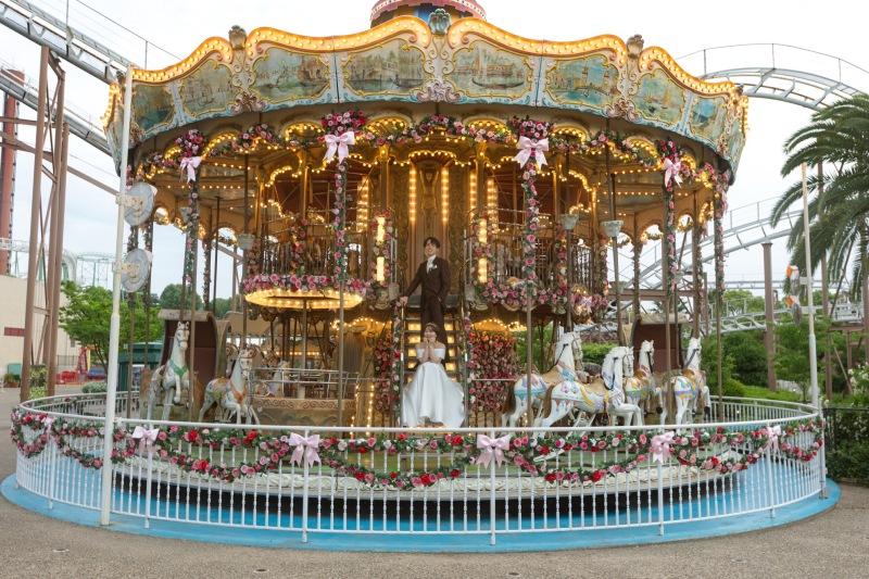 夏の遊園地撮影はいかがですか？【メリーゴーランドとローズガーデン】