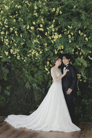 新背景×白背景でかっこよさ爆発!美男美女カップルの魅力全開フォト