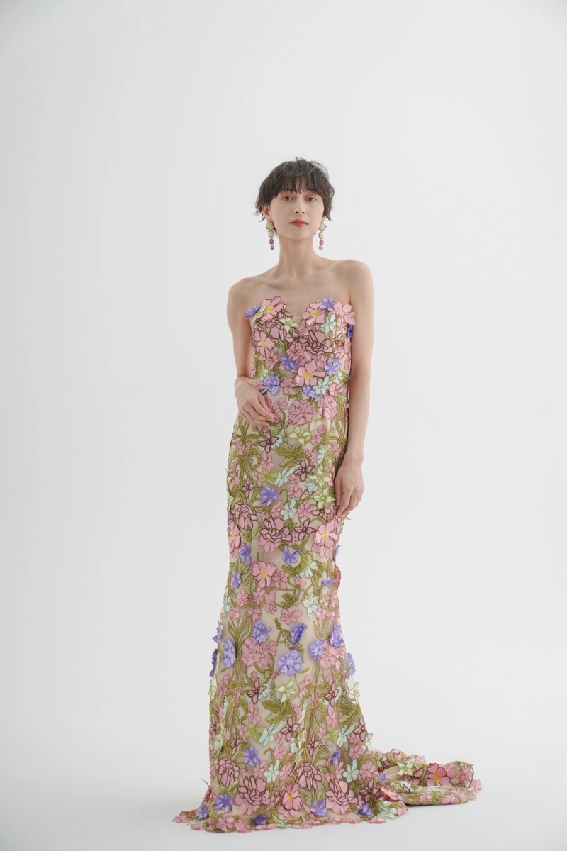 新作カラードレスのご紹介