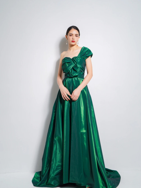 アトリエピュルテ梅田店で衣装選び♪