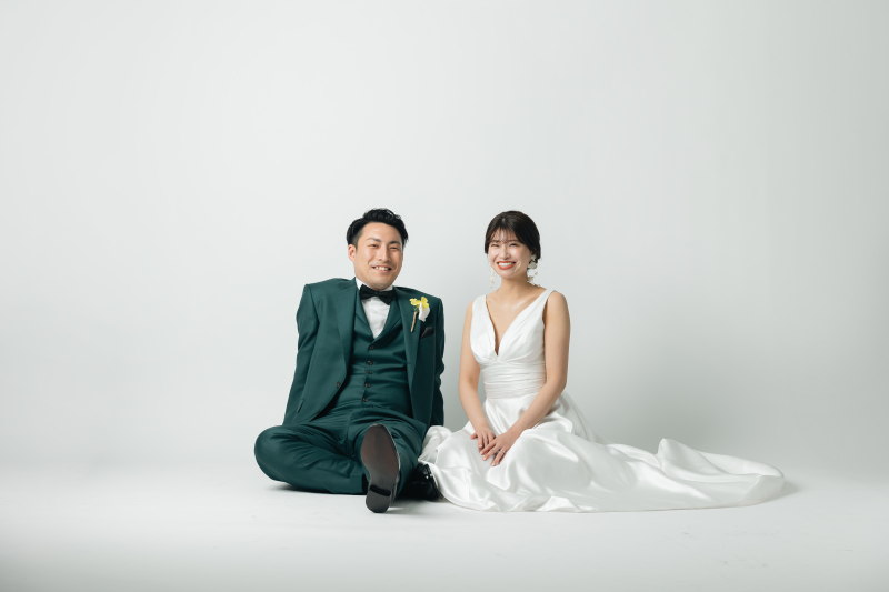 洋装スタジオPLUSで2人にしか撮れないお写真を撮りませんか?