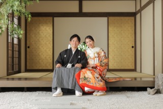 涼しい屋内庭園で2着！手作りアイテムも一緒に♡