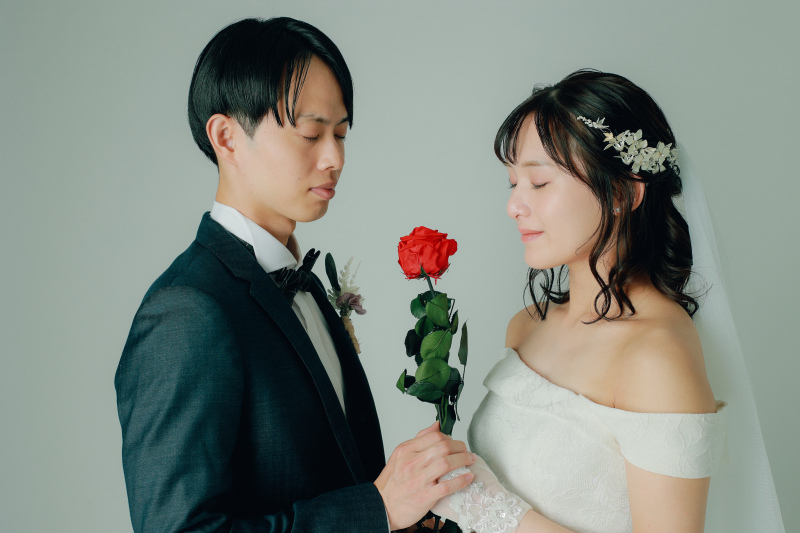 薔薇とともに和装+洋装ハウススタジオPLUS