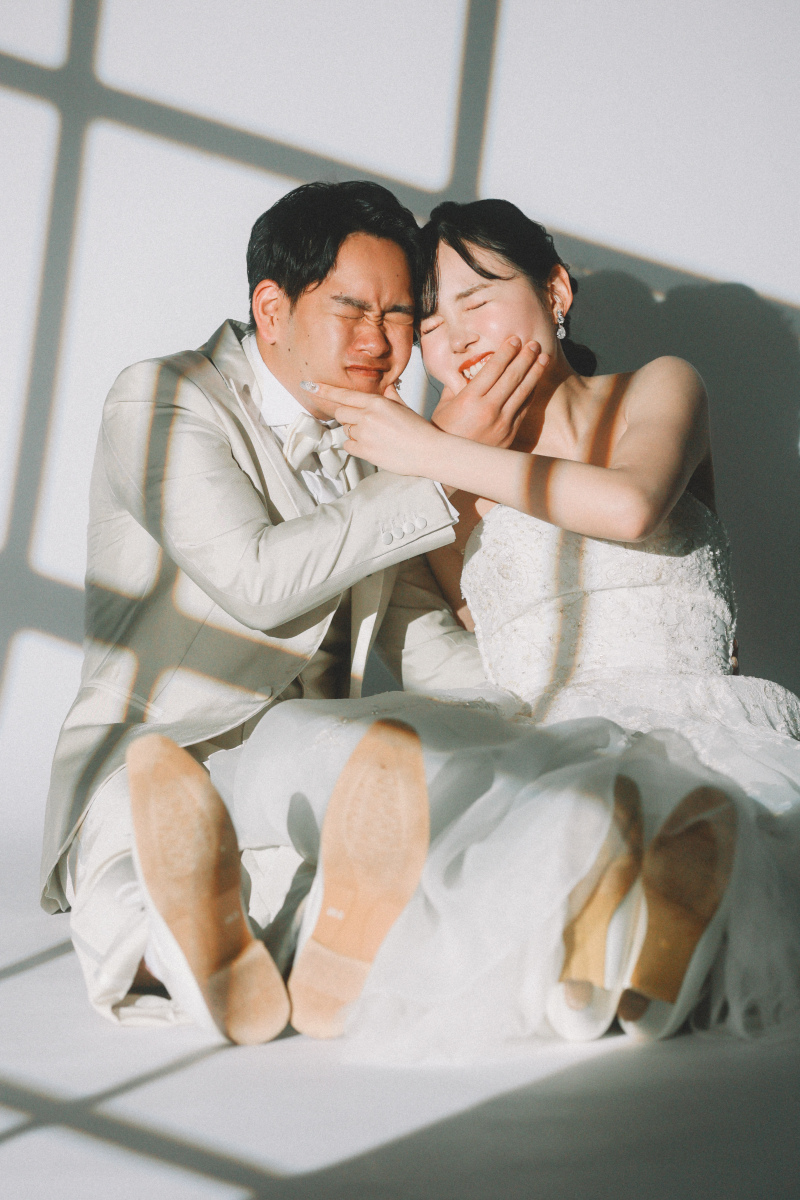 和装と洋装に自分たちらしさをも加えて楽しく撮影