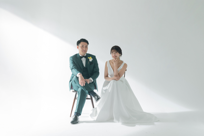 洋装スタジオPLUSで2人にしか撮れないお写真を撮りませんか?