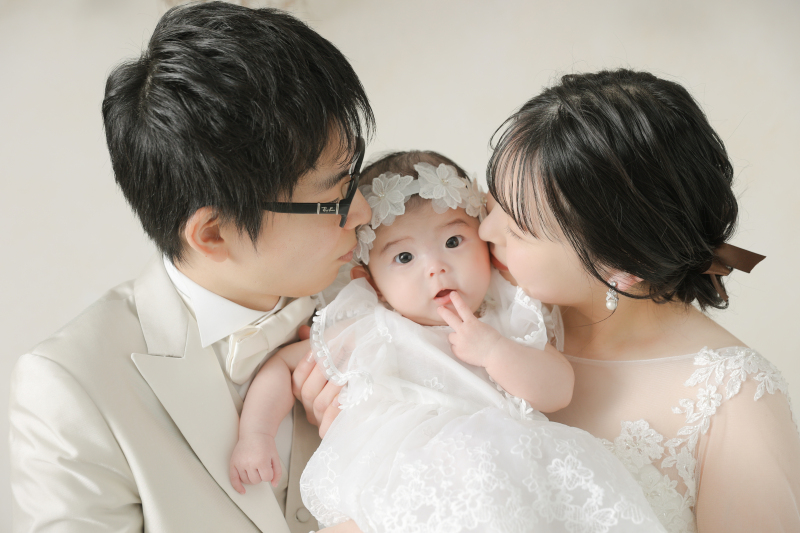 お子様も一緒に!洋装ハウススタジオでウェディングフォト♪
