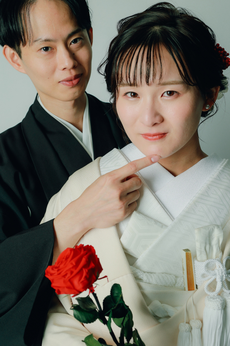 薔薇とともに和装+洋装ハウススタジオPLUS