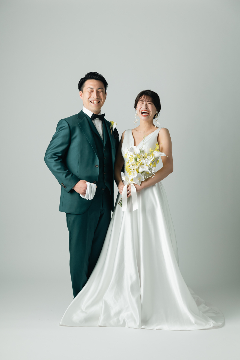 洋装スタジオPLUSで2人にしか撮れないお写真を撮りませんか?